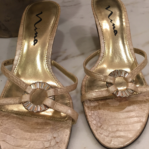 COPY - Pretty Nina Metallic Beige Kitten Heel, 7M - Picture 5 of 5